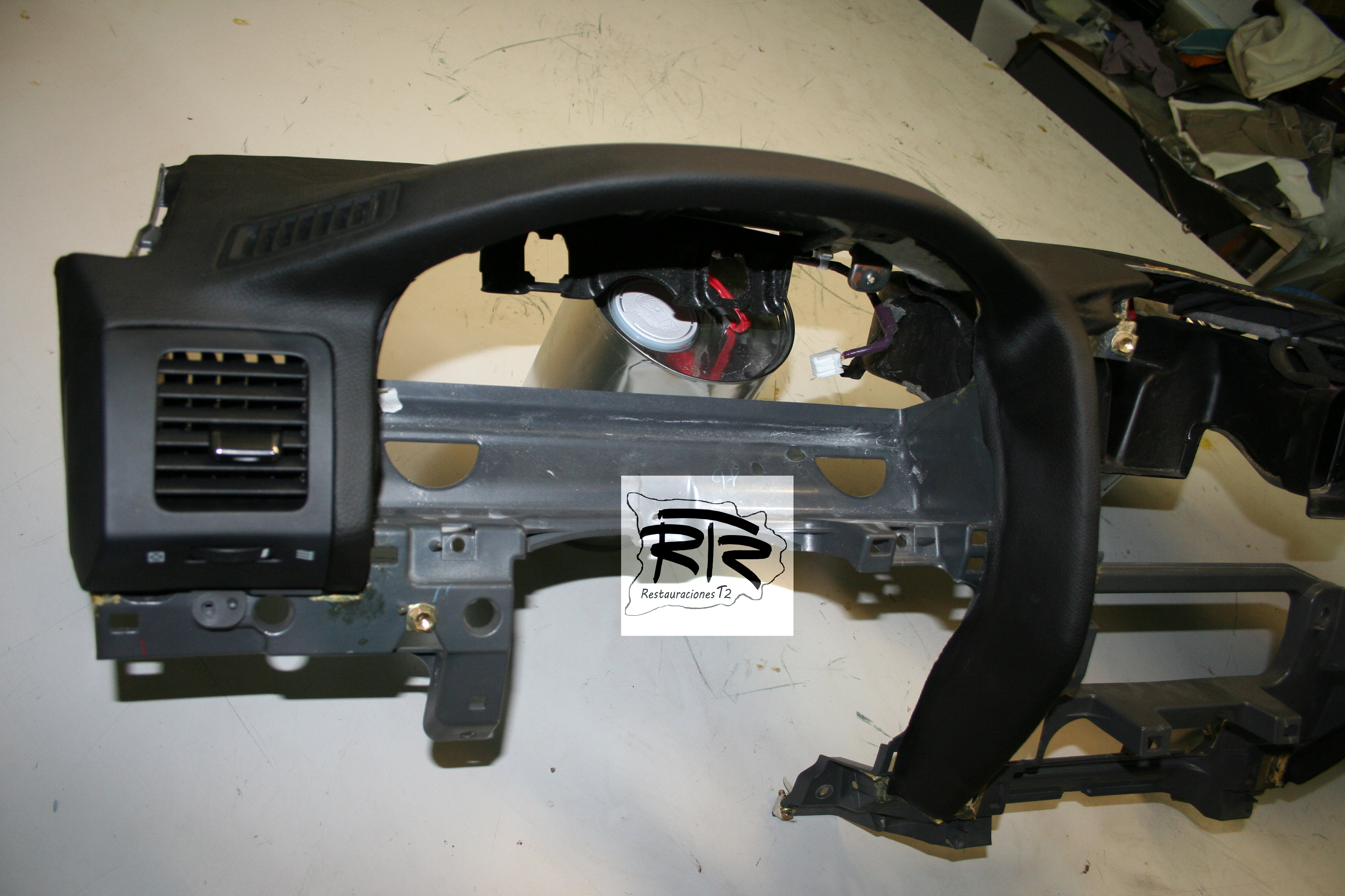 tapizar salpicadero nissan toyota